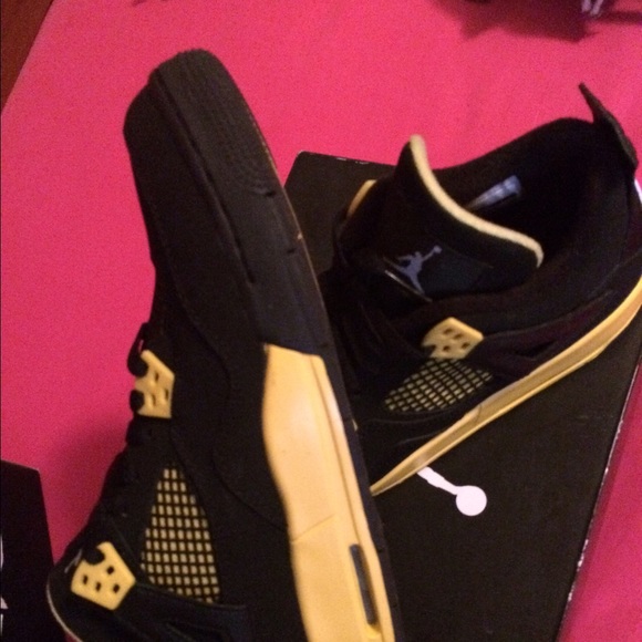 Black and Yellow Thunder 4s - Picture 4 of 4