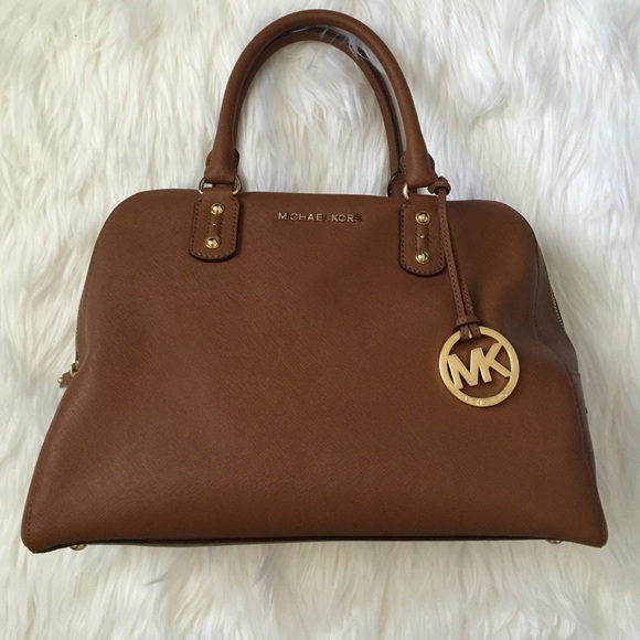 Michael Kors Handbags - REDUCED❤️ Michael Kors purse