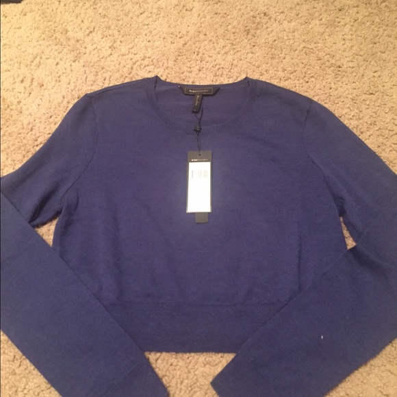 BCBGMAXAZRIA Italian wool, cropped sweater. - Picture 2 of 4