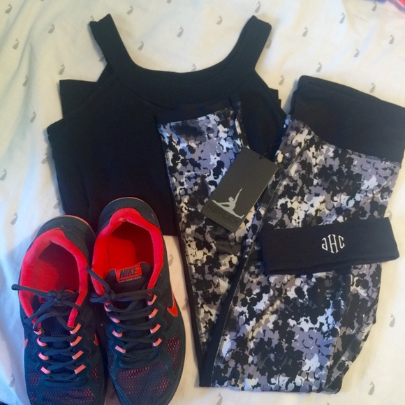 NWT reflex work out pattern leggings