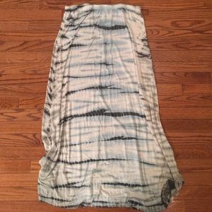 Super cute tie dye maxi skirt. Fits large or XL