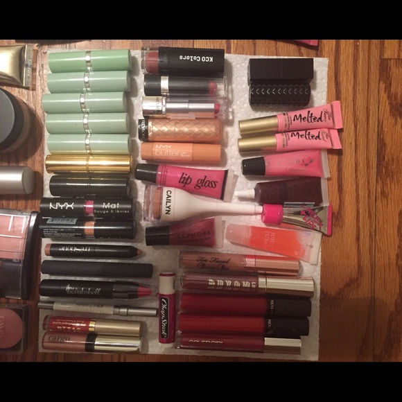 Makeup bundle - Picture 2 of 4