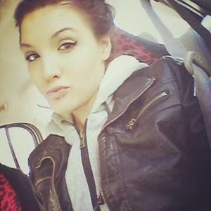 Meet your Posher, Kayla