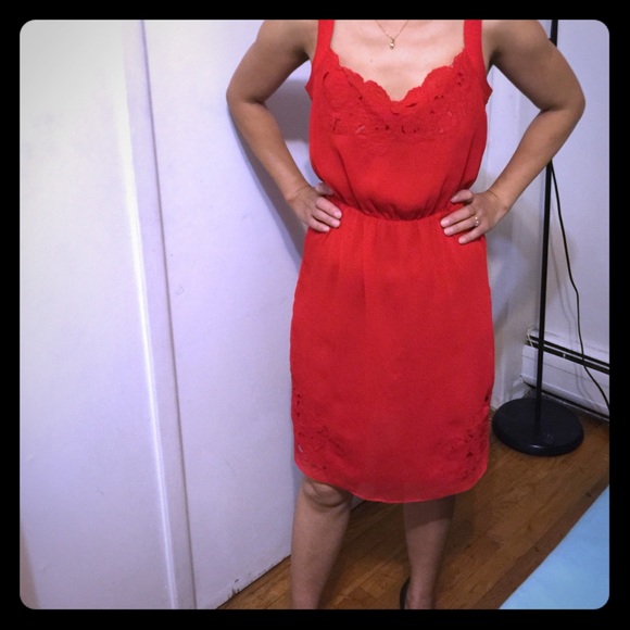 Red dress - Picture 1 of 3