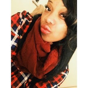 Meet your Posher, Nishea