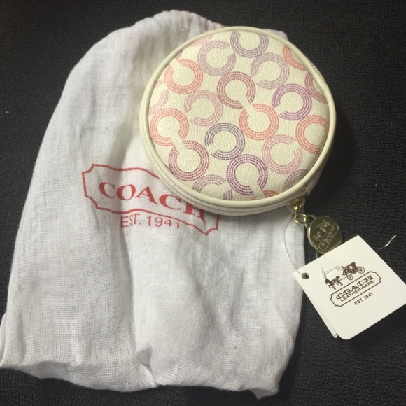 New Coach Wav Coin Case
