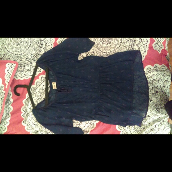 Flowy blouse from hollister worn once