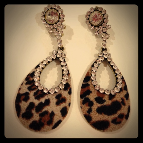 Adorable earrings
