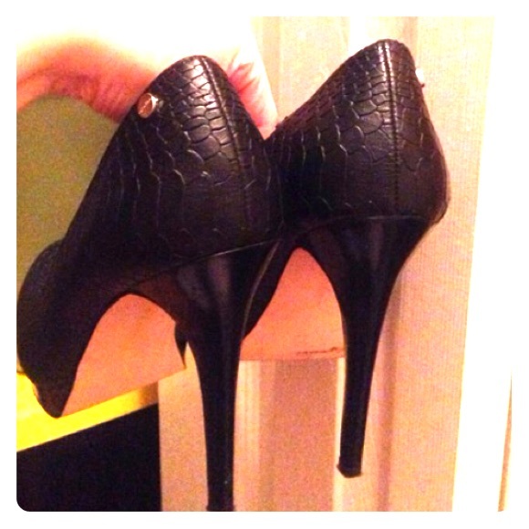 Like NEW Calvin Klein heels shoes worn once