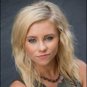 Meet your Posher, Alexis