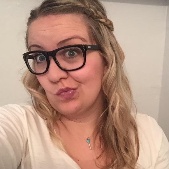 Meet your Posher, Ryan-mae - Picture 3 of 4