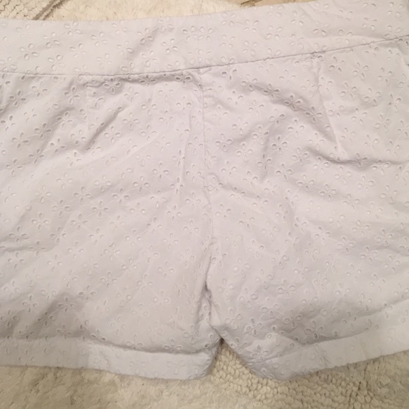 Vineyard Vines Shorts - Picture 3 of 4