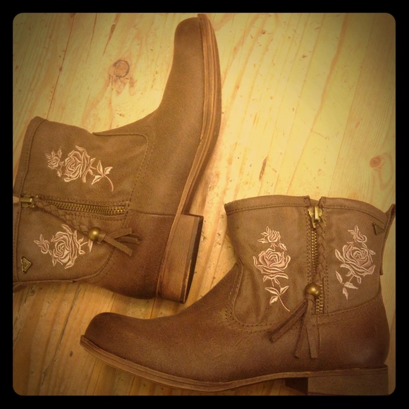 Roxy Shoes - Roxy Ankle Boots