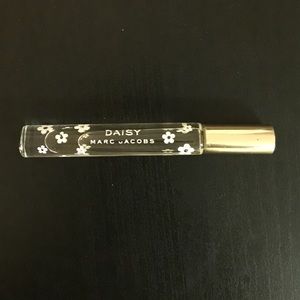 Marc Jacobs daisy roller ball