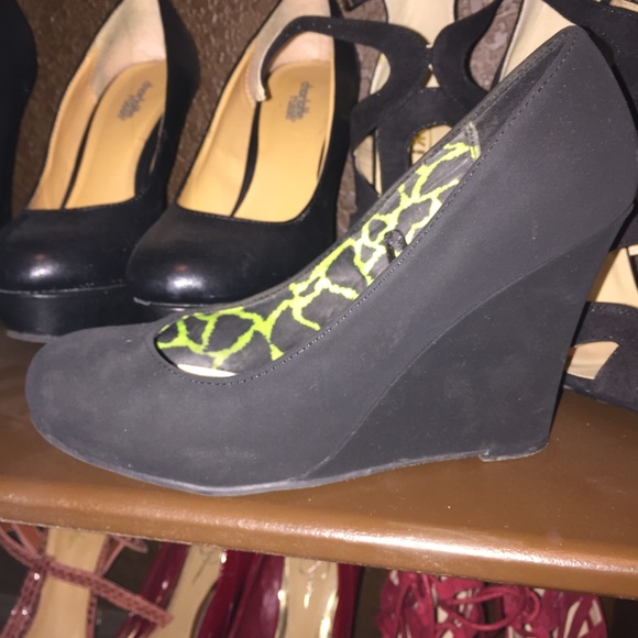 Black wedge heel 👠