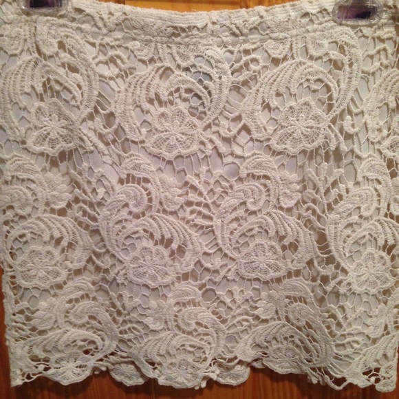 GONE TONIGHT! 🎁Lace Bodycon Skirt