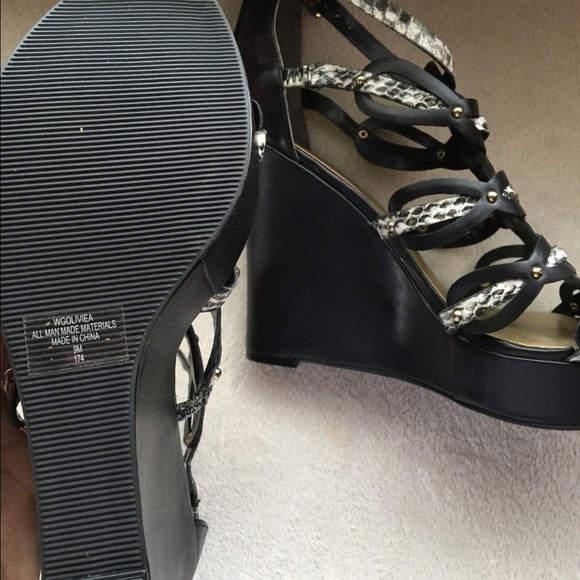 Guess wedges! - Picture 3 of 4