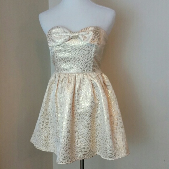 Forever 21 Dresses & Skirts - Gold Mini Dress