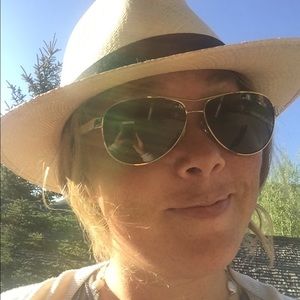 Meet your Posher, Chrissy