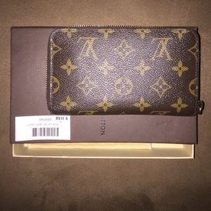 Louis Vuitton Zippy Wallet