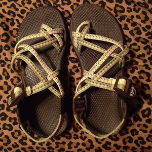 Chacos size 6
