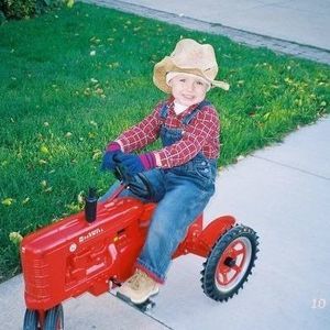 Meet your Posher, Emily