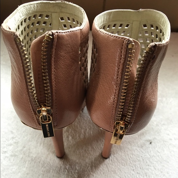 Michael kors sandals! On sale! - Picture 4 of 4