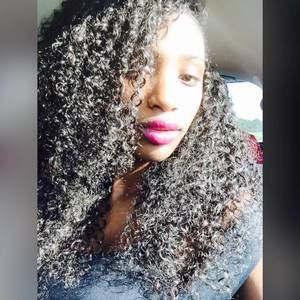 Meet your Posher, Ambria