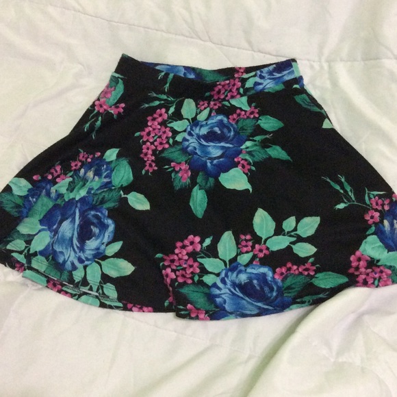 Cute Floral Skater Skirt - Picture 2 of 3