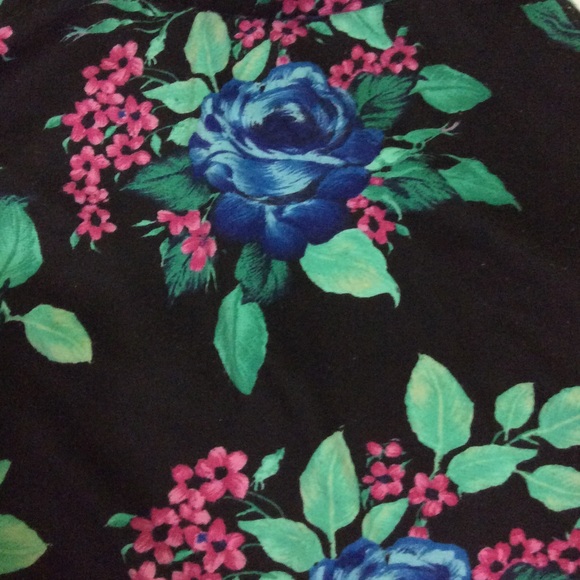 Cute Floral Skater Skirt - Picture 3 of 3