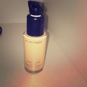 Mac studio fix fluid spf15 foundation w/ pump