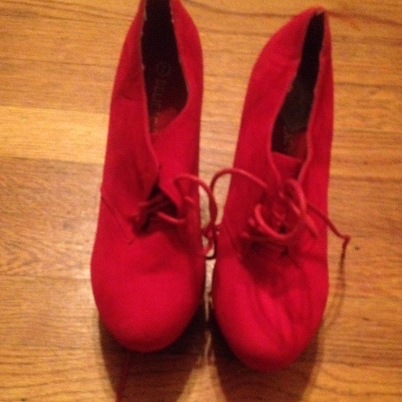 Red wedges