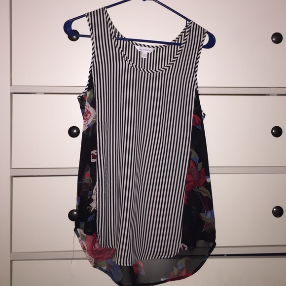 Forever 21 black white and floral tank
