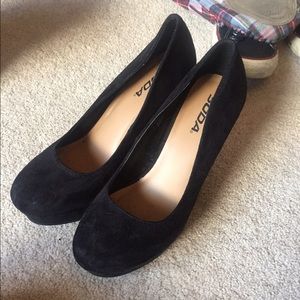 Black wedge heels!💕