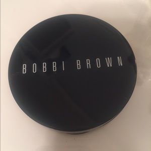 Bobbi Brown bronzer in Dark