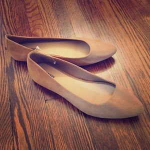 Reduced. BRAND NEW! Old Navy Size 8 Tan flats