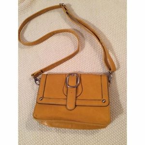 Super cute Mondani NY crossbody!