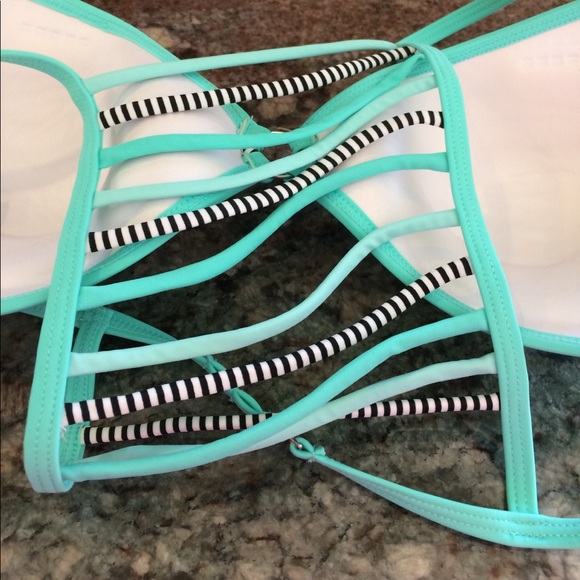 Mint Colorblock Push Up Bikini Top - Picture 7 of 8