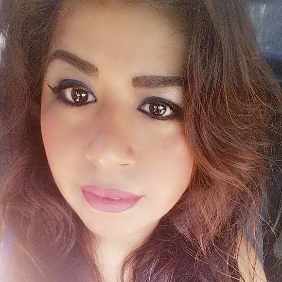 Meet your Posher, Beya - Picture 2 of 2