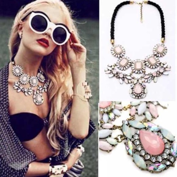 Jewelry - | New | Gorgeous statement necklace