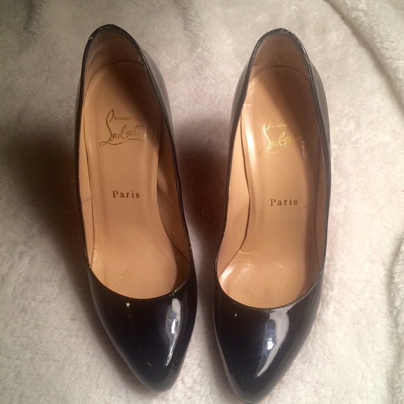 Christian Louboutin Shoes - ⚡️Flash Sale⚡️Christian Louboutins (decollete)