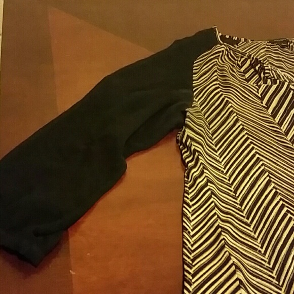 Tribal print blouse - Picture 3 of 4