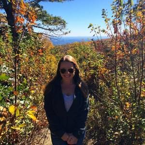 Meet your Posher, Briana