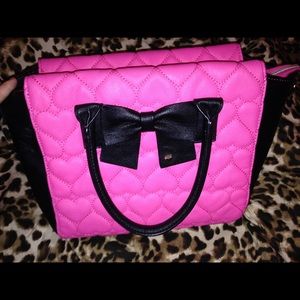 🎀💗🍭BETSEY JOHNSON BE MINE WINGED TOTE! 🎀💗🍭