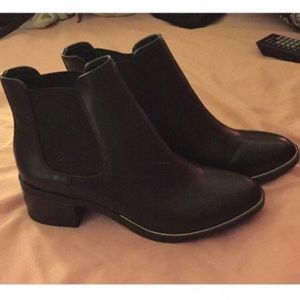 Jeffrey Campbell Look a Like Chelsea Boots