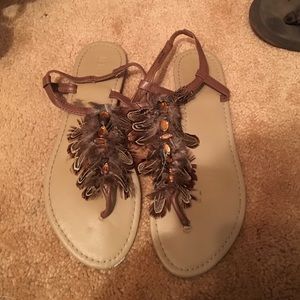 Feathered sandals
