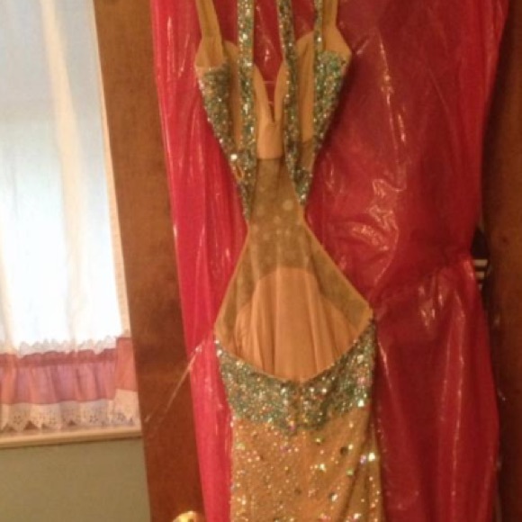 Prom Dress - Picture 2 of 5