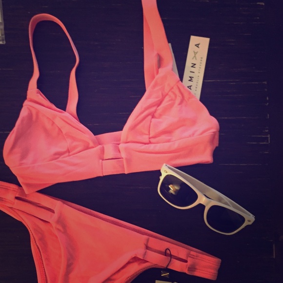 NWT Vitamin A 'Neutra Daiquiri' Bikini Top