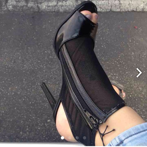 Express mesh heels