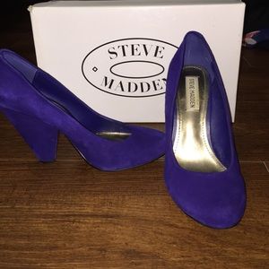 Steve Madden Beestow Royal Blue Suede Pumps